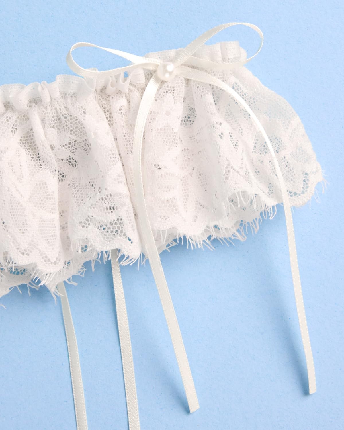 xo, Fetti Lace Bridal Garter with Pearl Bows — image 2